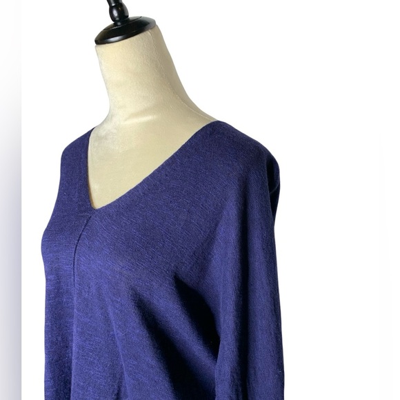 Eileen Fisher V-Neck Linen Blend Navy Blue Sweater - Picture 3 of 5